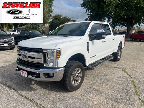 Used 2018 Ford F350 XLT w/ XLT Premium Package AWD/4WD image 2