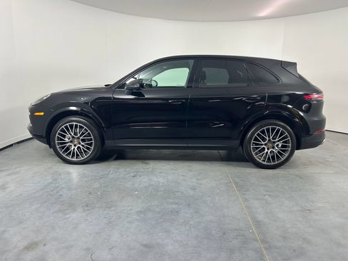 Certified 2021 Porsche Cayenne AWD/4WD image 2