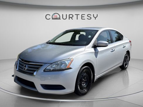 Used 2015 Nissan Sentra S FWD image 1