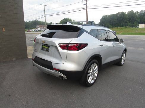 Used 2020 Chevrolet Blazer LT w/ Sound & Technology Package FWD image 4