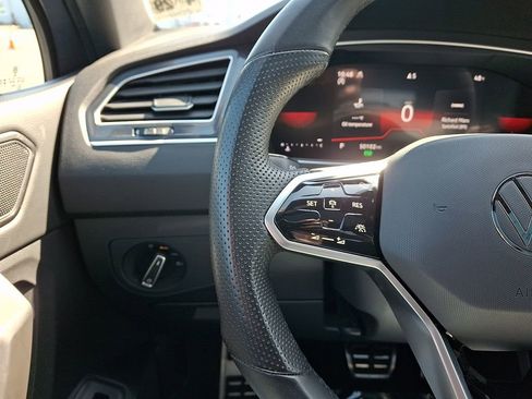 Certified 2024 Volkswagen Tiguan SE R-Line AWD/4WD image 21