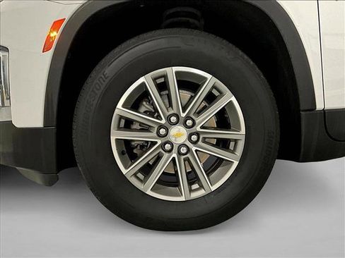 Used 2023 Chevrolet Traverse LT FWD image 10
