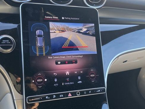 Used 2025 Mercedes-Benz GLC 350e 4MATIC image 20