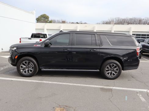 Certified 2023 Chevrolet Suburban Z71 w/ Luxury Package image 7