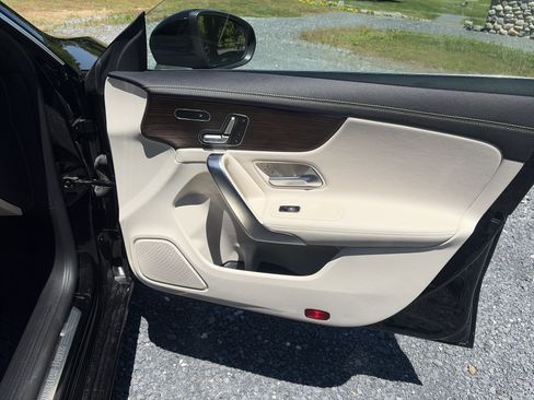 Used 2025 Mercedes-Benz CLA 250 4MATIC image 25