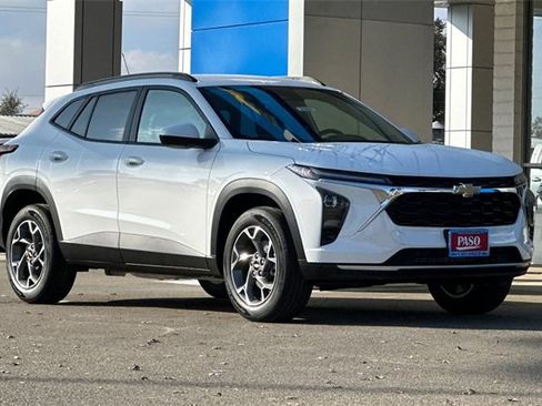 New 2026 Chevrolet Trax LT w/ Driver Confidence Package image 2