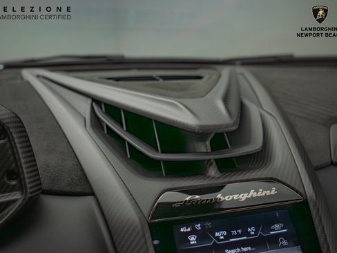 Used 2024 Lamborghini Revuelto image 32