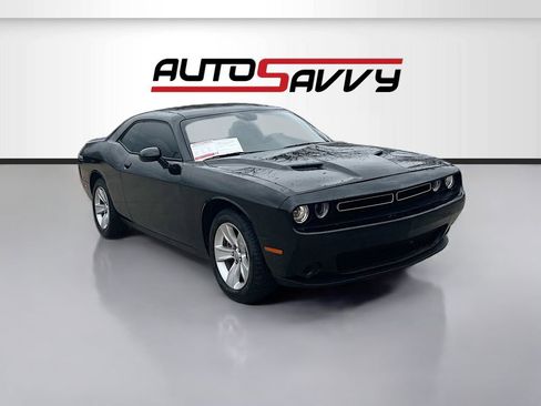 Used 2023 Dodge Challenger SXT image 1