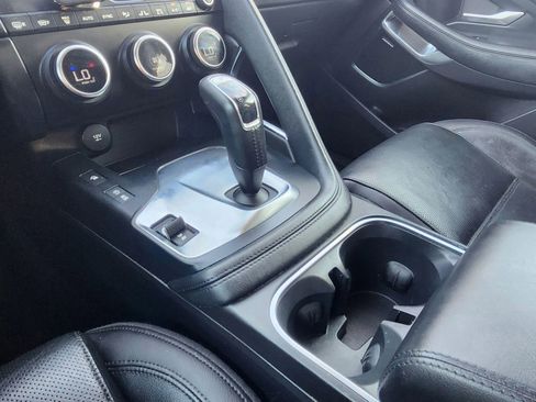 Used 2020 Jaguar E-PACE SE image 31