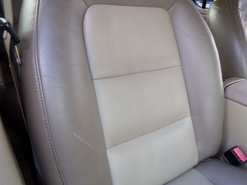 Used 2004 Ford Explorer Sport Trac XLT image 38