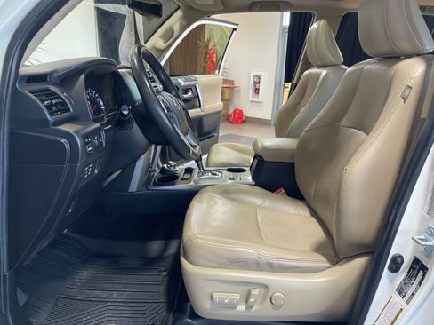 Used 2018 Toyota 4Runner Limited AWD/4WD image 14