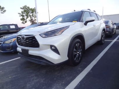 Used 2021 Toyota Highlander XLE