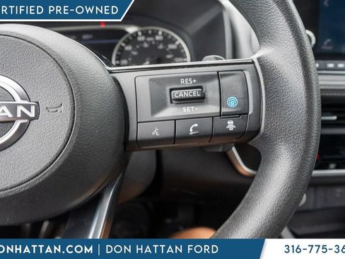 Used 2023 Nissan Rogue SV AWD/4WD image 15