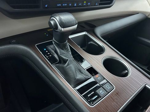 Used 2021 Toyota Sienna XLE image 29