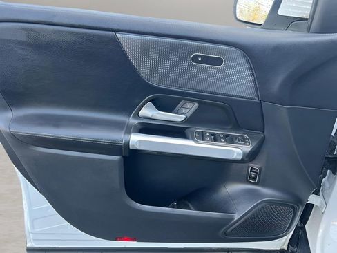 Used 2022 Mercedes-Benz GLB 250 4MATIC image 24