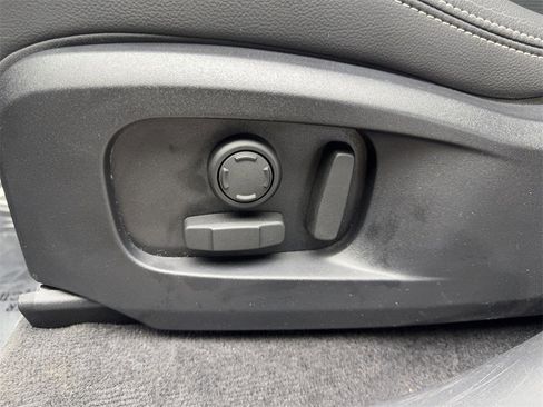 Used 2024 Jaguar F-PACE R-Dynamic S image 28