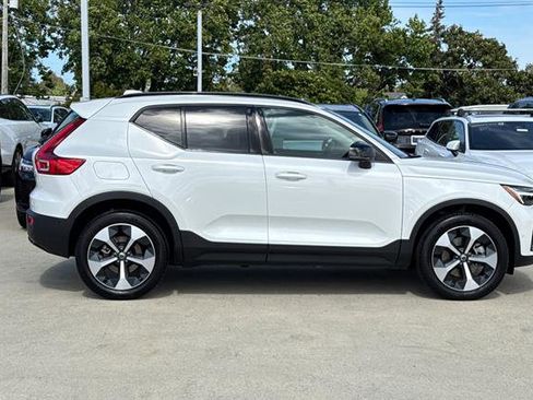 Used 2026 Volvo XC40 B5 Plus w/ Protection Package Premier AWD/4WD image 2