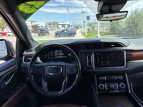Used 2023 GMC Yukon Denali Ultimate AWD/4WD image 16