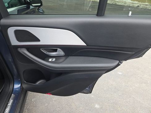 Used 2024 Mercedes-Benz GLE 450e 4MATIC image 9