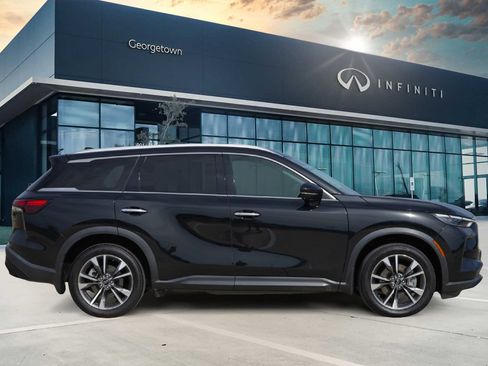 Certified 2023 INFINITI QX60 Luxe w/ Performance Audio Package image 3