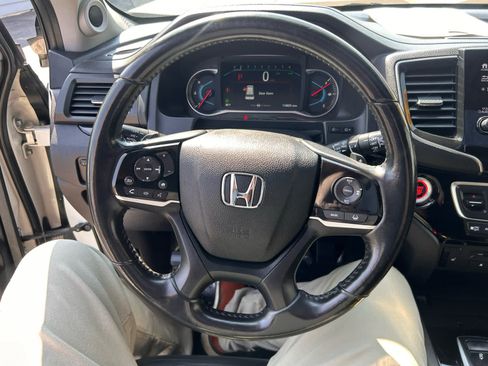 Used 2019 Honda Pilot Touring image 15