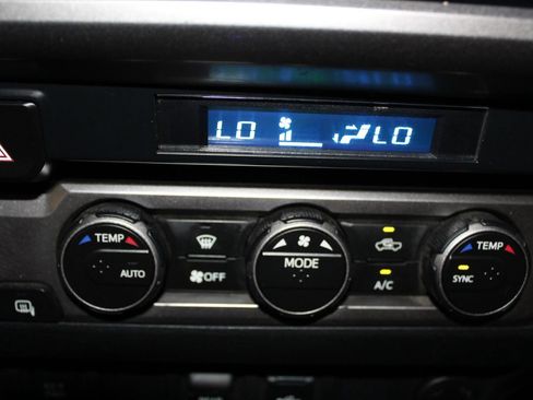 Used 2021 Toyota Tacoma SR5 AWD/4WD image 20
