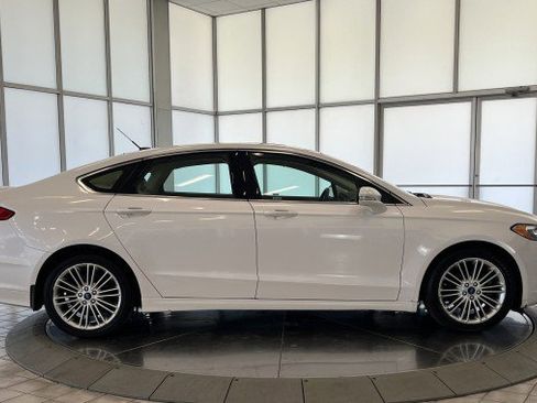 Used 2015 Ford Fusion SE w/ Equipment Group 202A FWD image 8