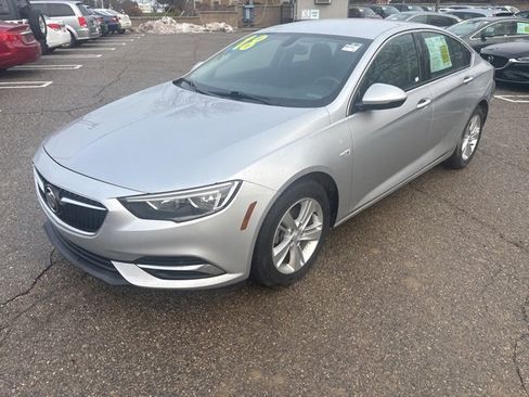 Used 2018 Buick Regal Preferred image 11