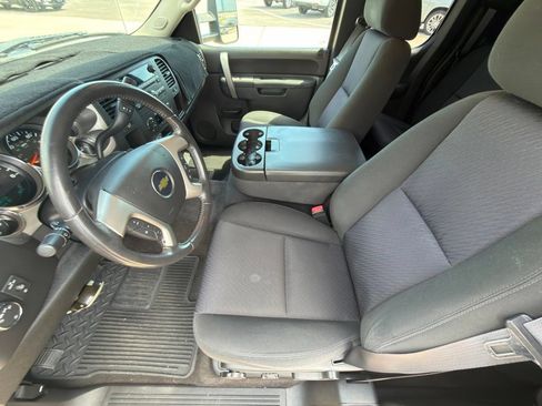Used 2011 Chevrolet Silverado 1500 LT w/ Regional Value Package RWD image 8