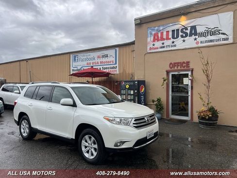 Used 2012 Toyota Highlander SE w/ Tow Pkg AWD/4WD image 3