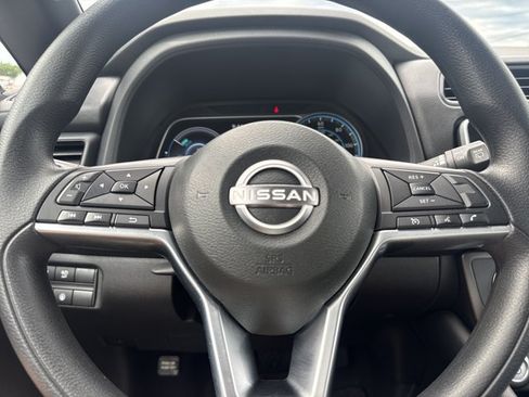 Certified 2025 Nissan Leaf S FWD image 16