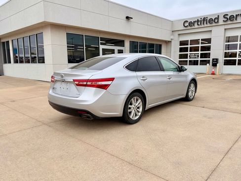 Used 2014 Toyota Avalon XLE Premium image 3