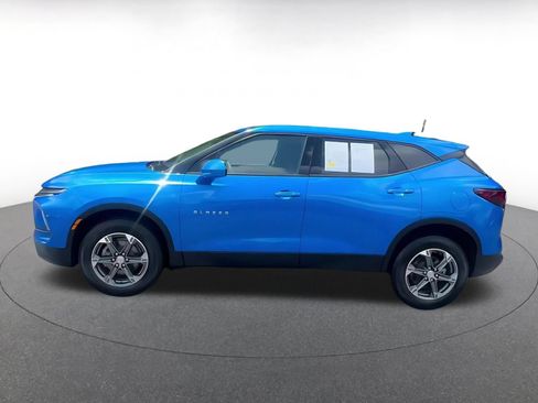 Used 2025 Chevrolet Blazer LT FWD image 9