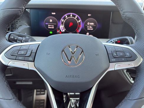 New 2026 Volkswagen Tiguan SE R-Line FWD image 17