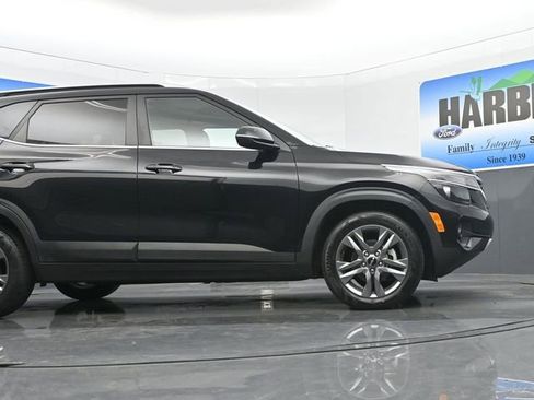 Used 2023 Kia Seltos S w/ Navigation Package image 22