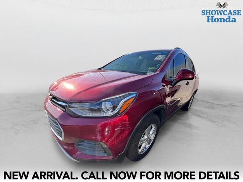 Used 2022 Chevrolet Trax LT AWD/4WD image 2
