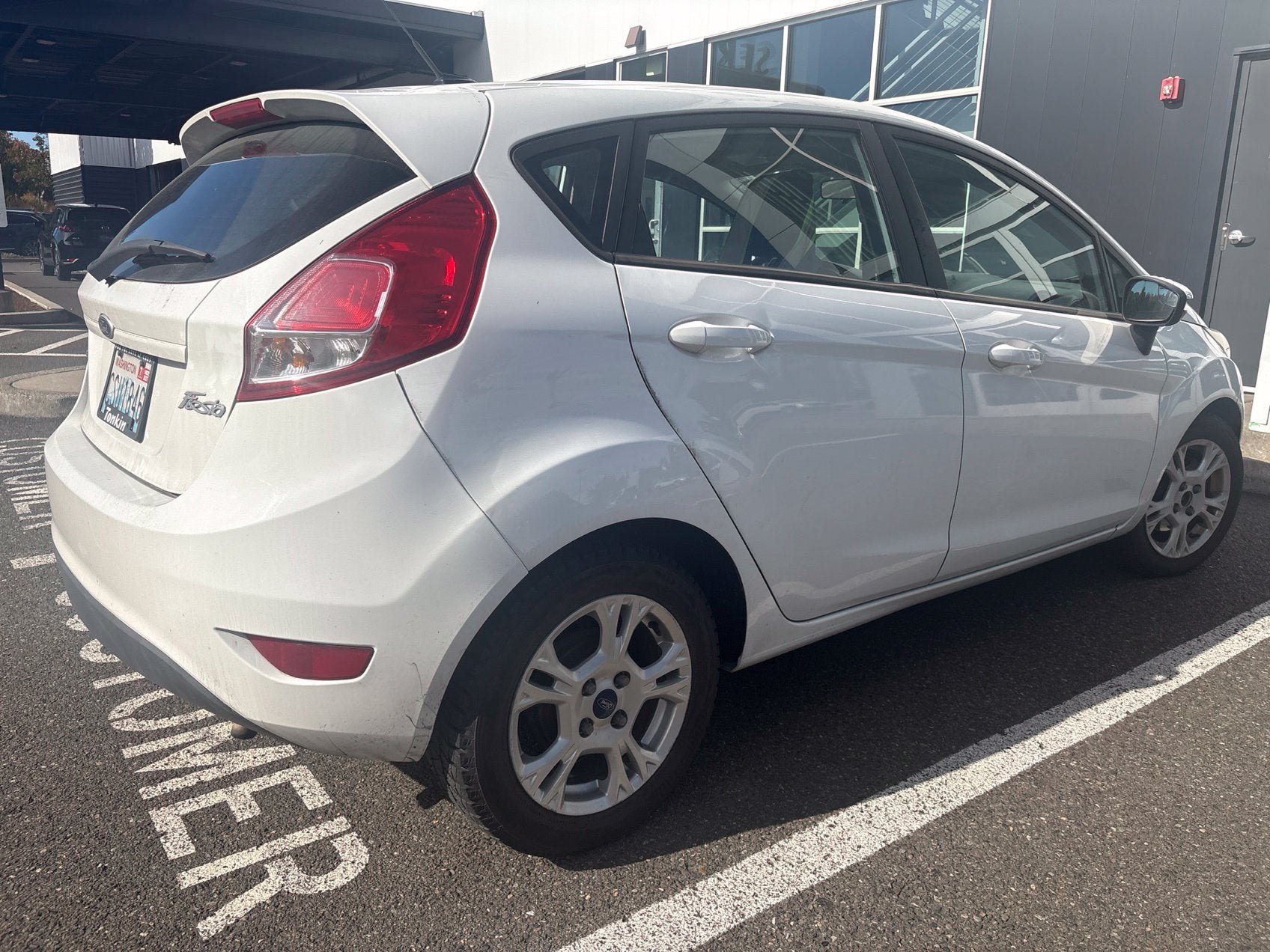 Used 2016 Ford Fiesta SE FWD image 4