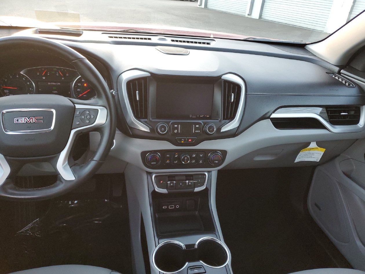 Used 2024 GMC Terrain SLT w/ Infotainment Package II FWD image 13