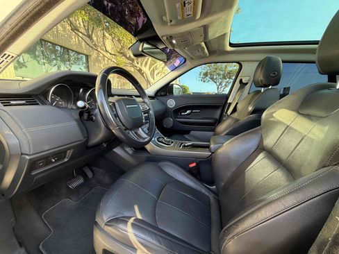 Used 2019 Land Rover Range Rover Evoque SE Premium AWD/4WD image 16