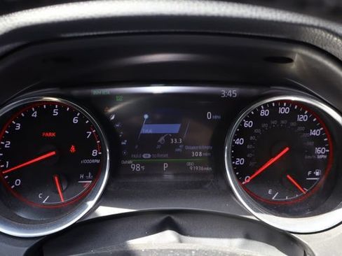 Used 2019 Toyota Camry XSE FWD image 9