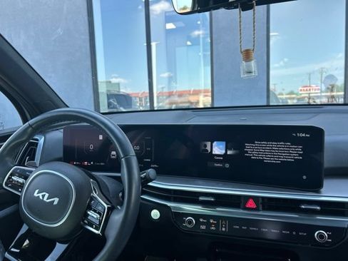 Certified 2025 Kia Sorento SX Prestige AWD/4WD image 9