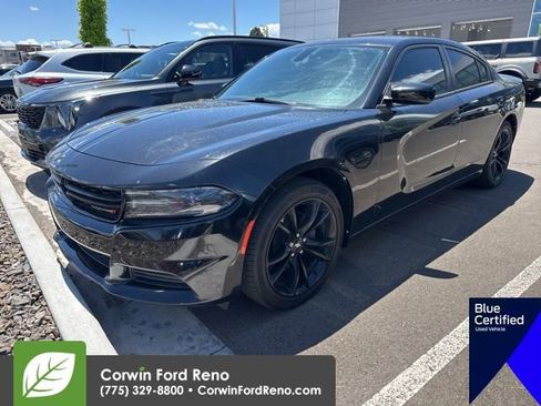 Used 2018 Dodge Charger SXT w/ Blacktop Package RWD image 3