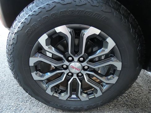 New 2026 GMC Canyon Denali AWD/4WD image 8