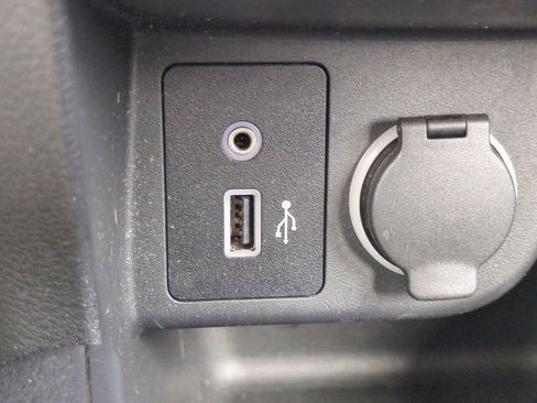 Used 2021 Nissan Kicks S image 21