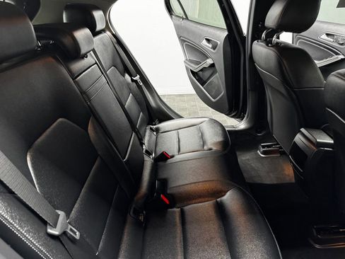 Used 2015 Mercedes-Benz GLA 250 image 46