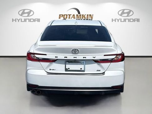 Used 2025 Toyota Camry SE w/ Convenience Package FWD image 6