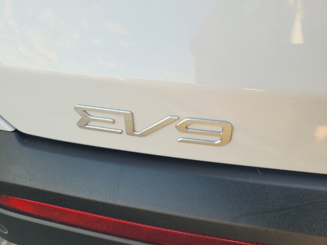 Used 2026 Kia EV9 Wind AWD/4WD image 7