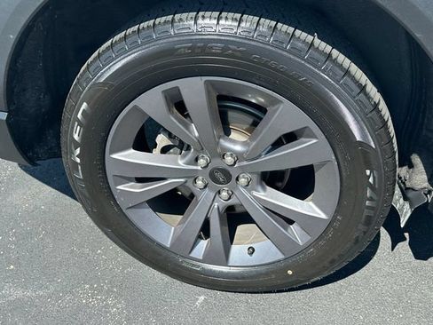 Used 2023 Ford Explorer XLT w/ Equipment Group 202A AWD/4WD image 7