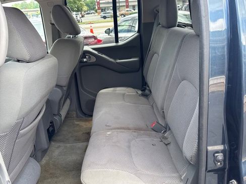 Used 2014 Nissan Frontier SV RWD image 7