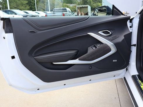 Certified 2023 Chevrolet Camaro LT image 10